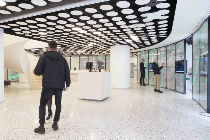 EU-based bank migrates analogue CCTV cameras to complete IP solution from Sony