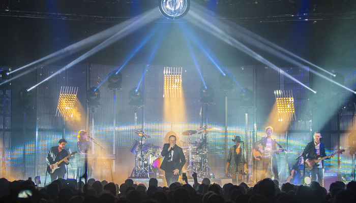 HSL Walks Between Worlds with Simple Minds