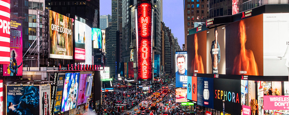 SAMSUNG INSTALLS LED DISPLAYS IN NEW YORK`S TIMES SQUARE